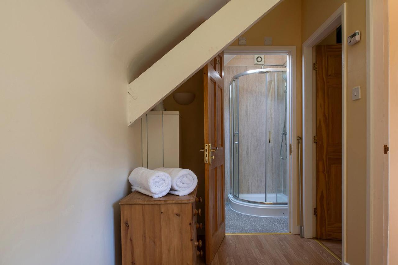 The Coachhouse - Cottage With Private Hot Tub Колвін-Бей Екстер'єр фото